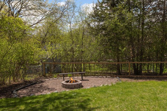6440 Duck Lake Road, Eden Prairie, MN 55346