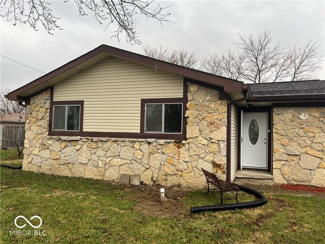 458 Sayre Drive, Greenwood, IN 46143