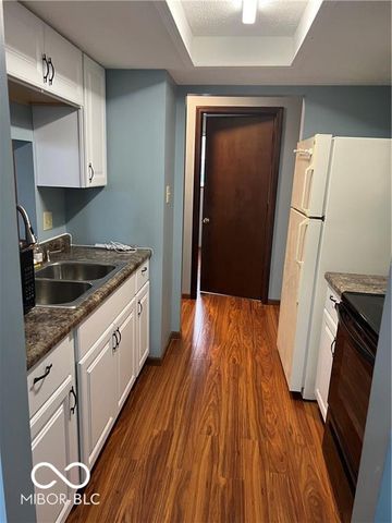 458 Sayre Drive, Greenwood, IN 46143