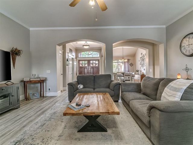 16008 Ledge Lane, Edmond, OK 73013