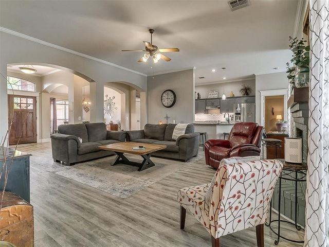 16008 Ledge Lane, Edmond, OK 73013