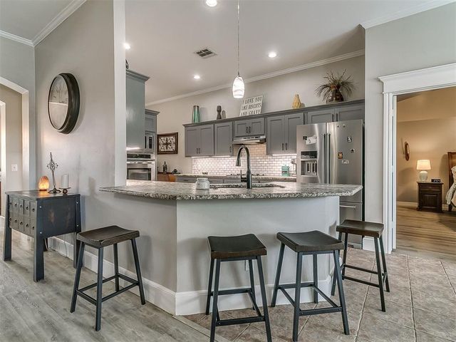16008 Ledge Lane, Edmond, OK 73013