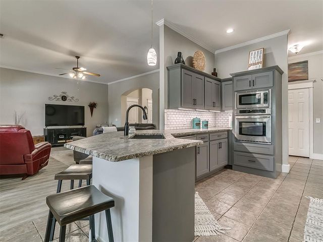 16008 Ledge Lane, Edmond, OK 73013