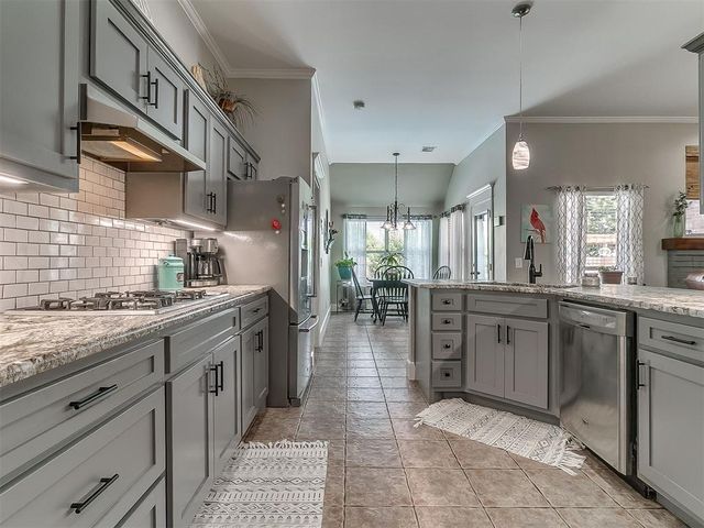 16008 Ledge Lane, Edmond, OK 73013