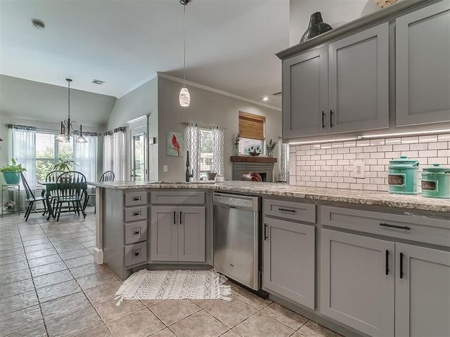 16008 Ledge Lane, Edmond, OK 73013