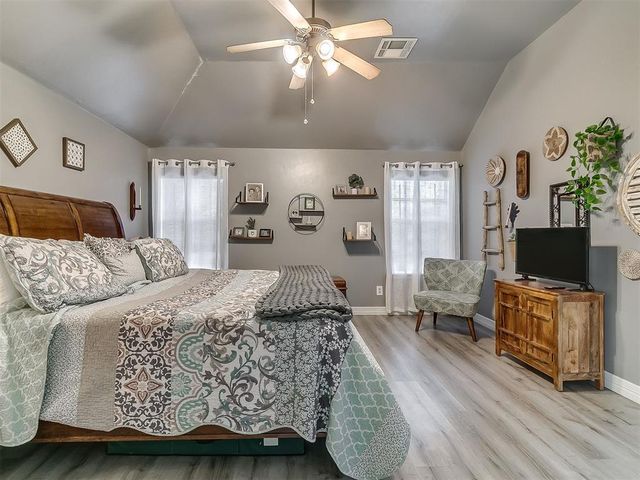 16008 Ledge Lane, Edmond, OK 73013