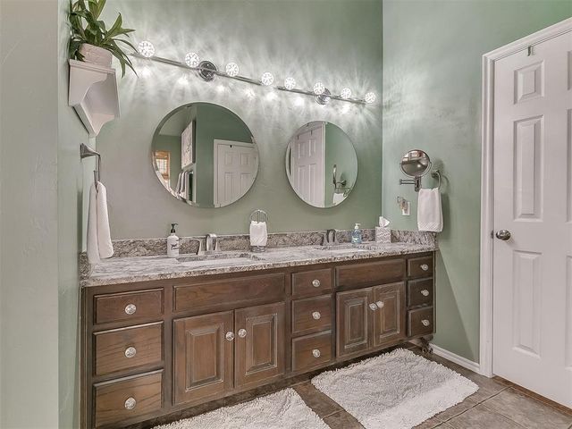 16008 Ledge Lane, Edmond, OK 73013