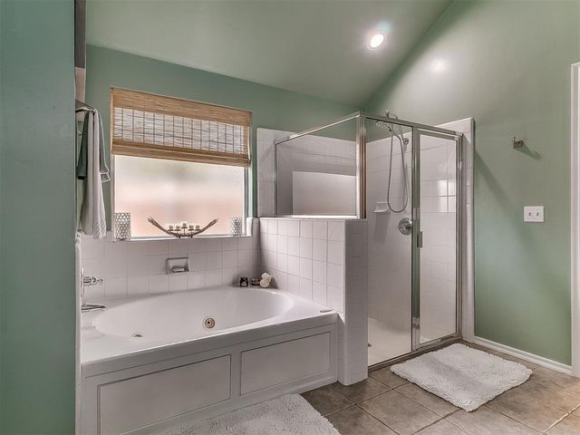 16008 Ledge Lane, Edmond, OK 73013
