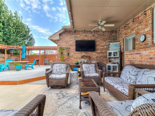 16008 Ledge Lane, Edmond, OK 73013