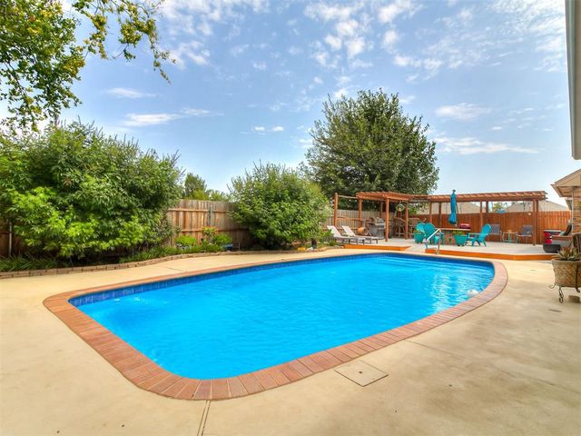 16008 Ledge Lane, Edmond, OK 73013