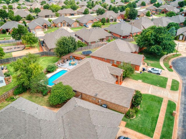 16008 Ledge Lane, Edmond, OK 73013