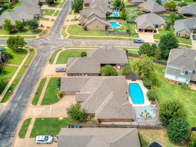 16008 Ledge Lane, Edmond, OK 73013