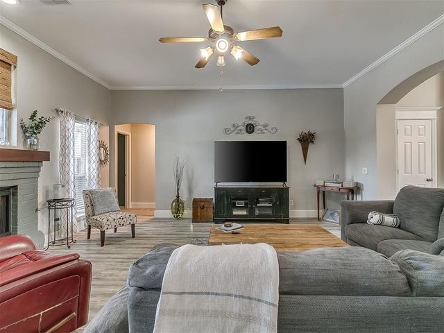 16008 Ledge Lane, Edmond, OK 73013