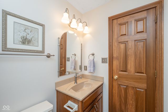 5325 Red Stone Lane, Greenwood, IN 46142