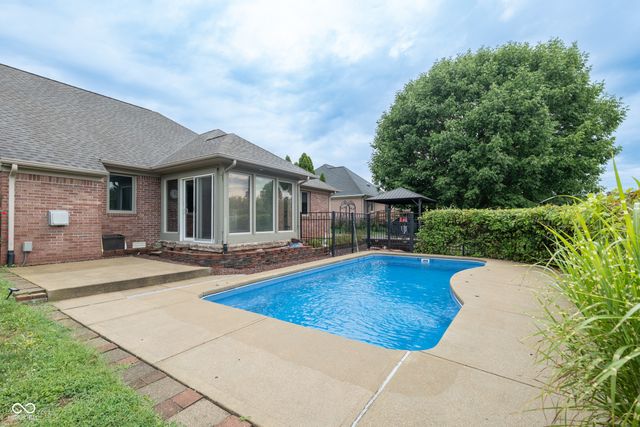 5325 Red Stone Lane, Greenwood, IN 46142