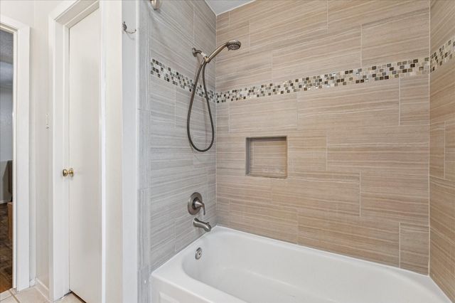 16706 Nina Drive, Friendswood, TX 77546