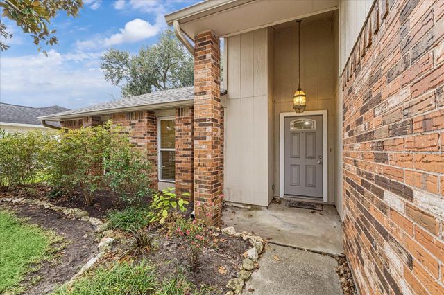 16706 Nina Drive, Friendswood, TX 77546