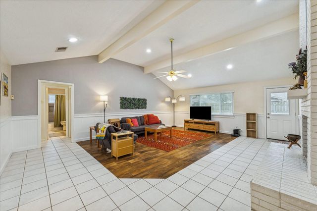 16706 Nina Drive, Friendswood, TX 77546