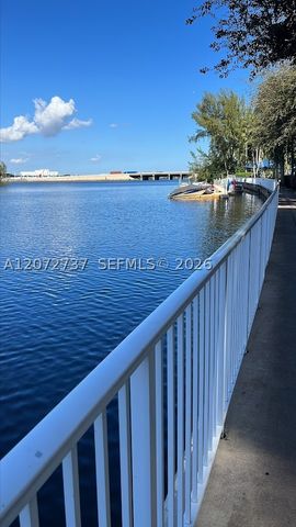 5085 NW 7th St 512, Miami, FL 33126