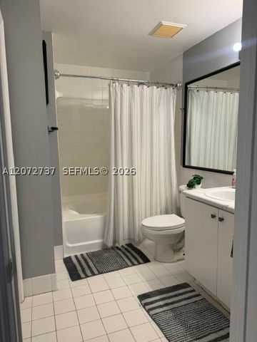 5085 NW 7th St 512, Miami, FL 33126