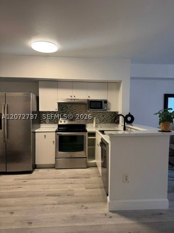 5085 NW 7th St 512, Miami, FL 33126