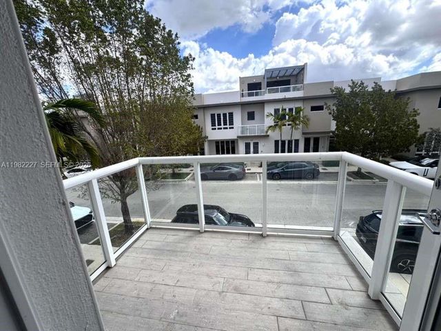 6458 NW 103rd Psge, Doral, FL 33178