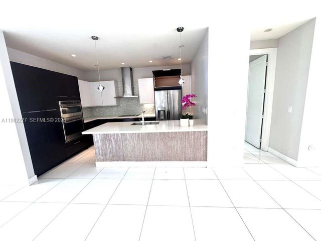 6458 NW 103rd Psge, Doral, FL 33178