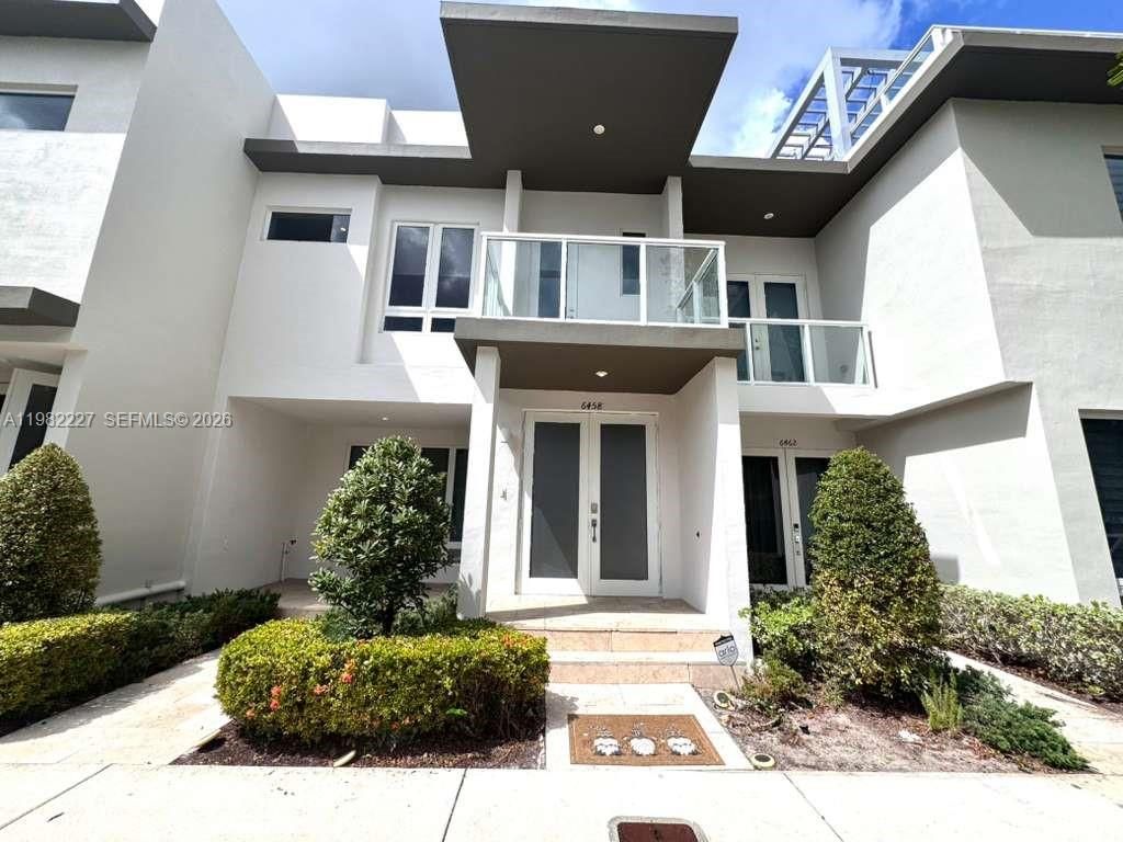 6458 NW 103rd Psge, Doral, FL 33178