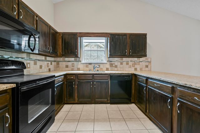 961 Castlewood Dr., Conway, SC 29526