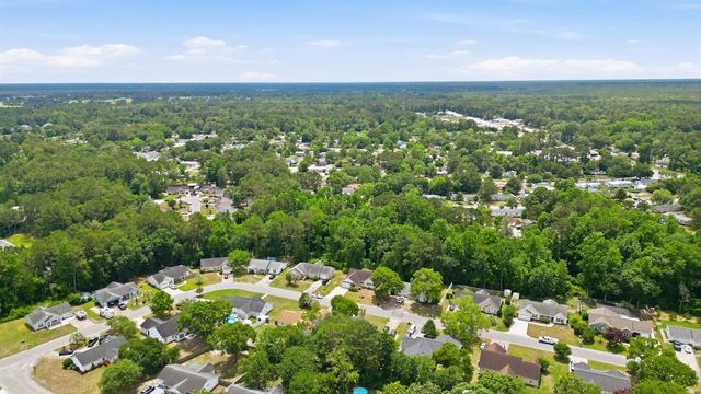 961 Castlewood Dr., Conway, SC 29526