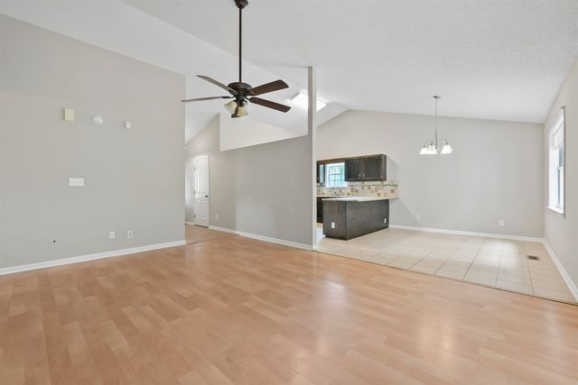 961 Castlewood Dr., Conway, SC 29526