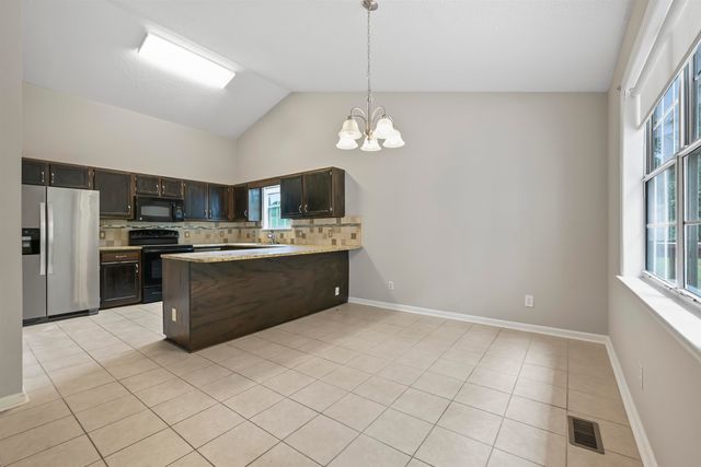961 Castlewood Dr., Conway, SC 29526