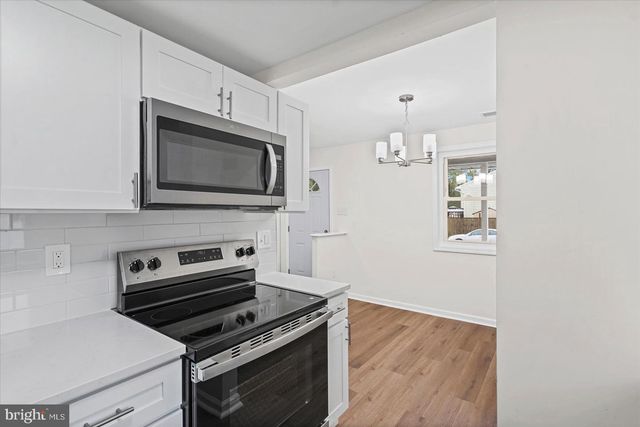 2 BREAKWATER CT, Pasadena, MD 21122