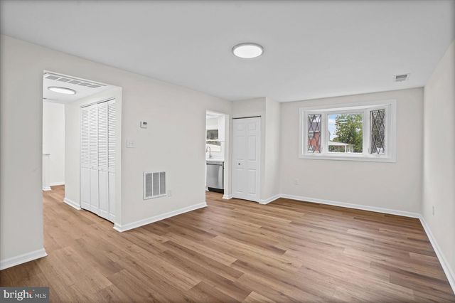 2 BREAKWATER CT, Pasadena, MD 21122