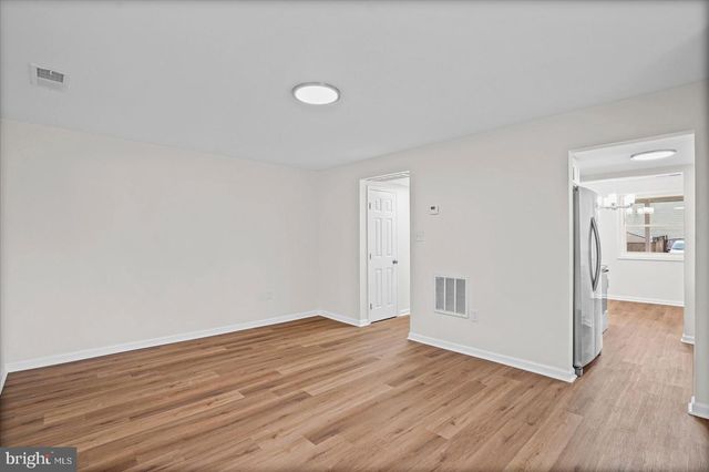 2 BREAKWATER CT, Pasadena, MD 21122