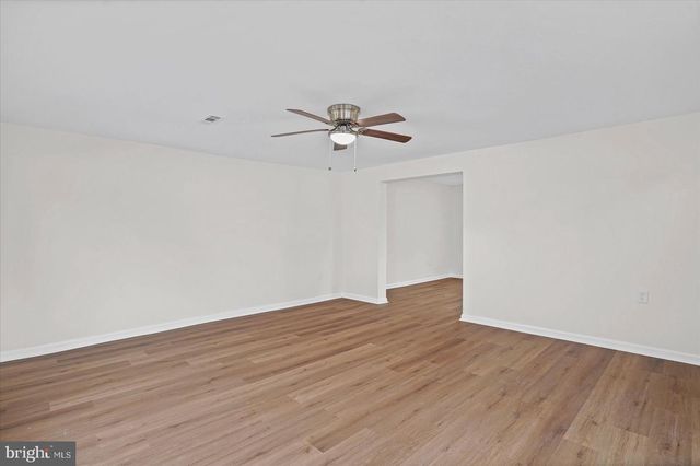 2 BREAKWATER CT, Pasadena, MD 21122