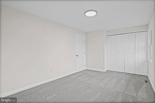 2 BREAKWATER CT, Pasadena, MD 21122