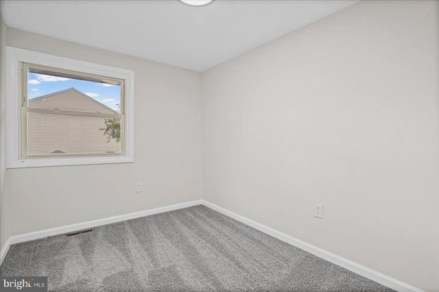 2 BREAKWATER CT, Pasadena, MD 21122
