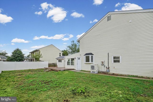 2 BREAKWATER CT, Pasadena, MD 21122
