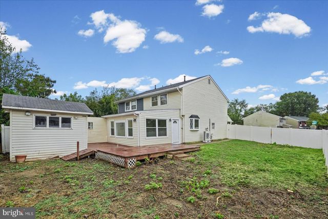 2 BREAKWATER CT, Pasadena, MD 21122