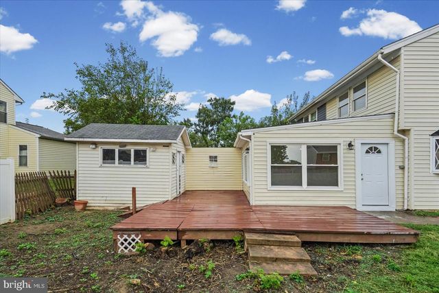 2 BREAKWATER CT, Pasadena, MD 21122