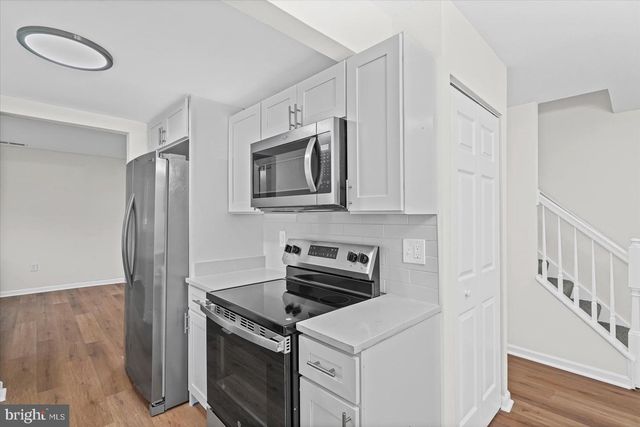 2 BREAKWATER CT, Pasadena, MD 21122