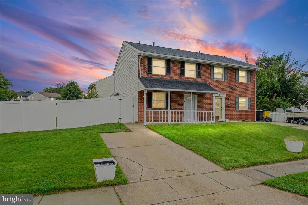 2 BREAKWATER CT, Pasadena, MD 21122