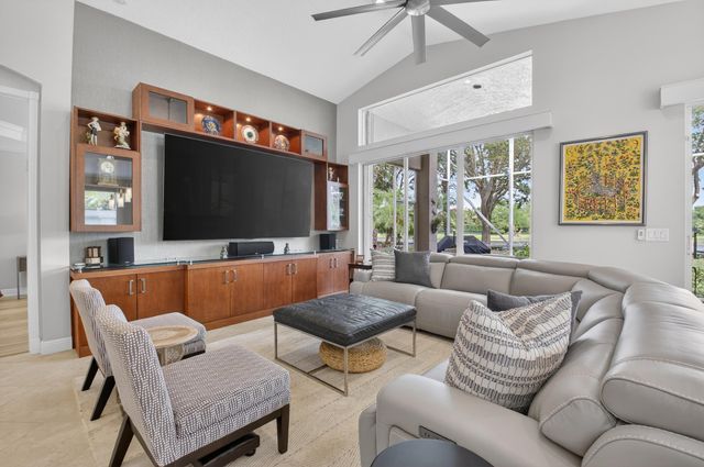 8647 Via Avellino, Lake Worth, FL 33467