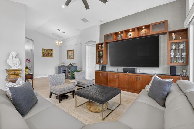 8647 Via Avellino, Lake Worth, FL 33467