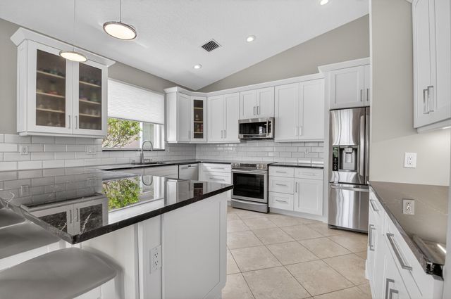 8647 Via Avellino, Lake Worth, FL 33467