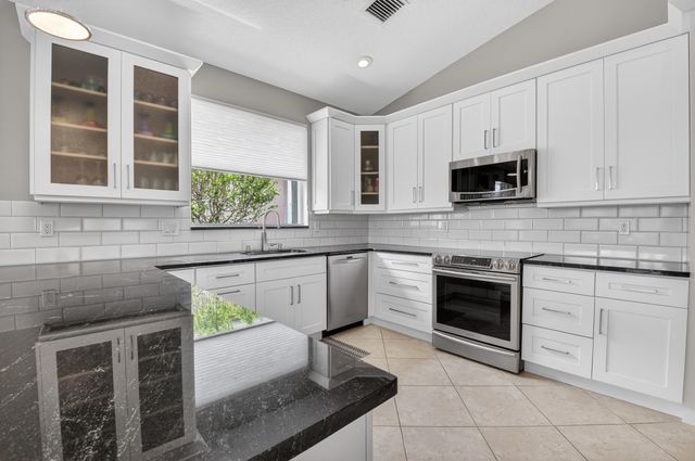 8647 Via Avellino, Lake Worth, FL 33467