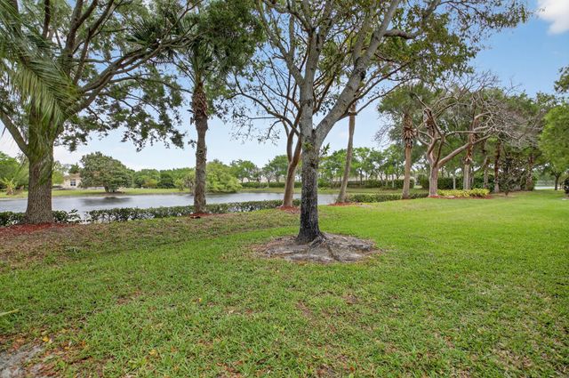 8647 Via Avellino, Lake Worth, FL 33467