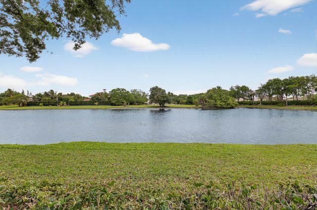 8647 Via Avellino, Lake Worth, FL 33467
