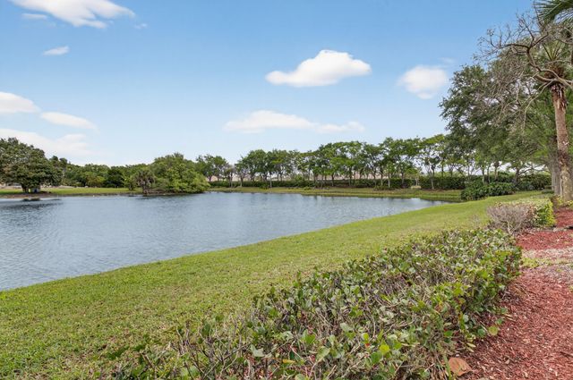 8647 Via Avellino, Lake Worth, FL 33467